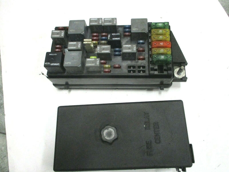 Cargue la imagen en el visor de la galería, 00-02 C5 Corvette OEM Exterior Fuse Box Block Relay 15329394 (2645-A1.3)
