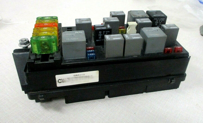 Cargue la imagen en el visor de la galería, 00-02 Corvette C5  OEM Exterior Fuse Box Block 10443149  (1114-A1.3)
