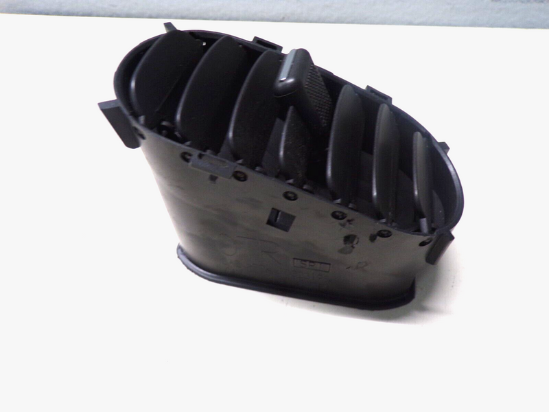 Cargue la imagen en el visor de la galería, 05-13 C6 Corvette Right Side Dash Vent OEM 10323198 (3778-8)
