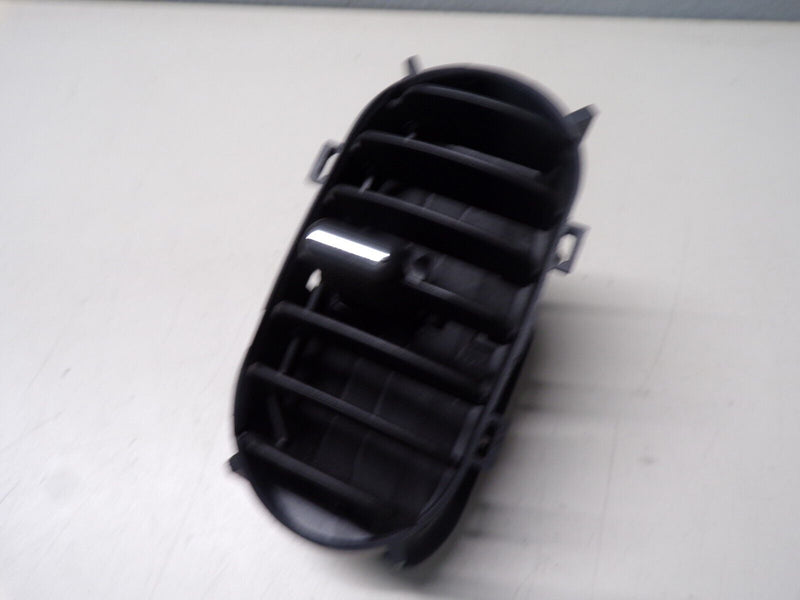 Cargue la imagen en el visor de la galería, 05-13 C6 Corvette Right Side Dash Vent OEM 10323198 (3778-8)
